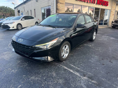 2021 Hyundai Elantra for sale at Lamberti Auto Collection in Plantation FL