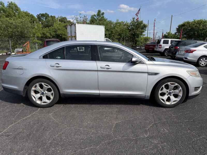 2010 Ford Taurus SEL