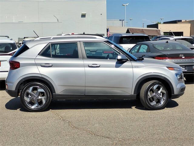 2025 Hyundai Venue SEL