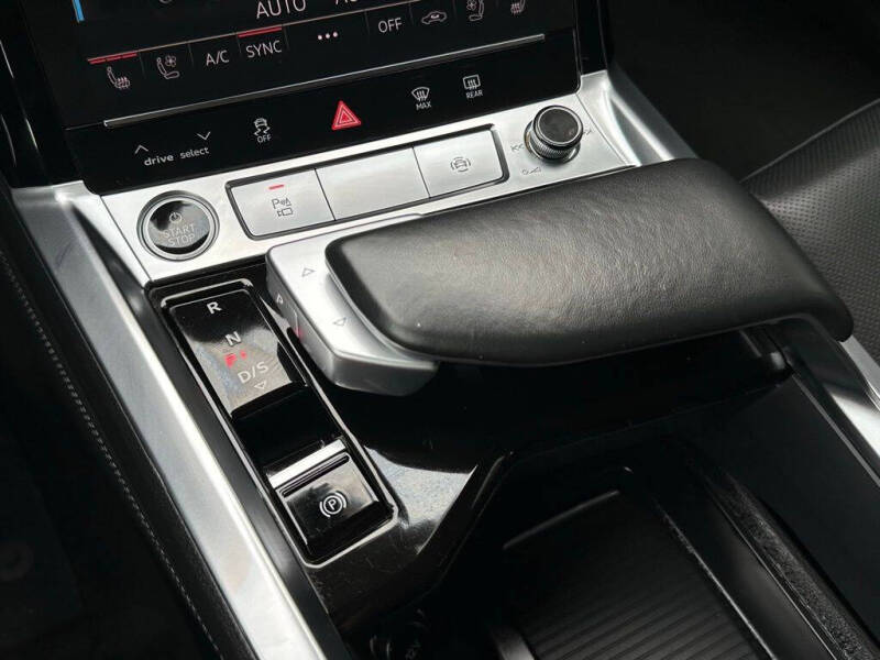 2024 Audi Q8 e-tron quattro Premium Plus