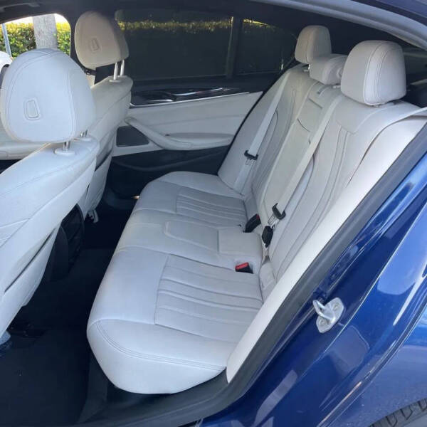 2021 BMW 5 Series 530i