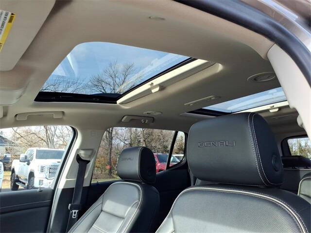 2022 GMC Acadia Denali