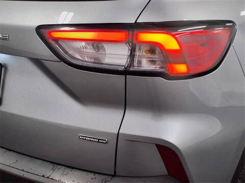 2021 Ford Escape Hybrid Titanium