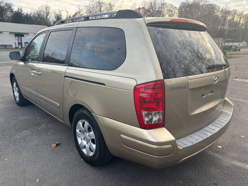 2007 Hyundai Entourage