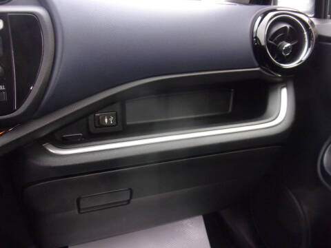 2015 Toyota Prius c Two