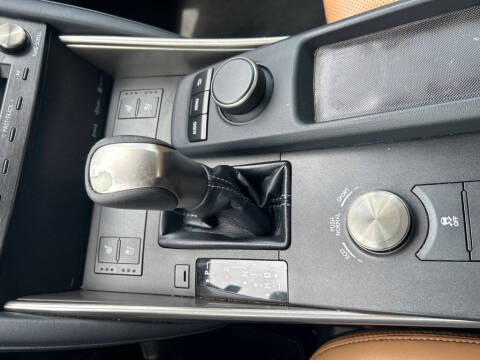 2017 Lexus IS 200t
