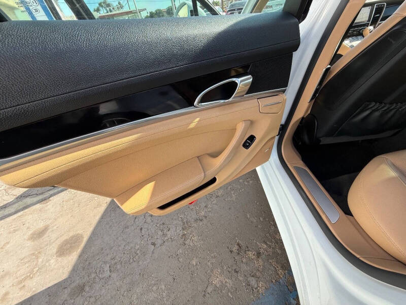 2016 Porsche Panamera S