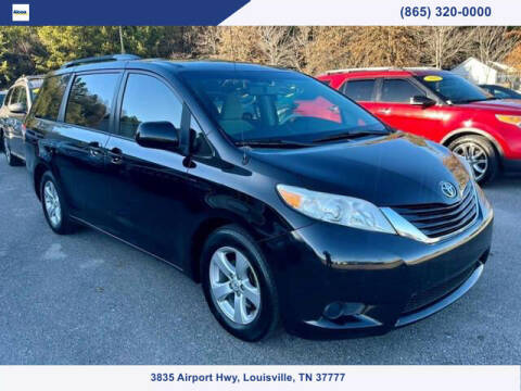 2014 Toyota Sienna for sale at Alcoa Auto Center in Louisville TN