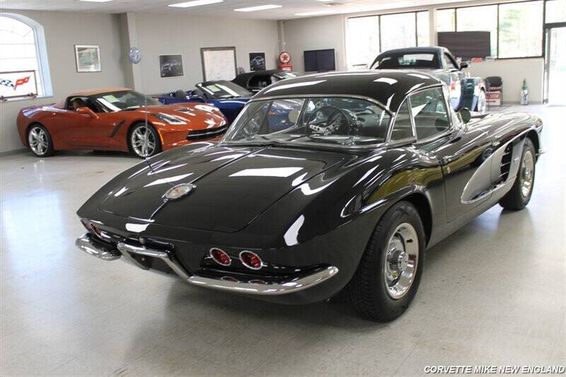 1961 Chevrolet Corvette 22
