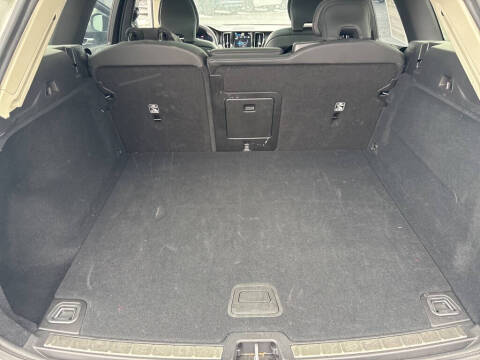 2025 Volvo XC60 B5 Plus Dark Theme