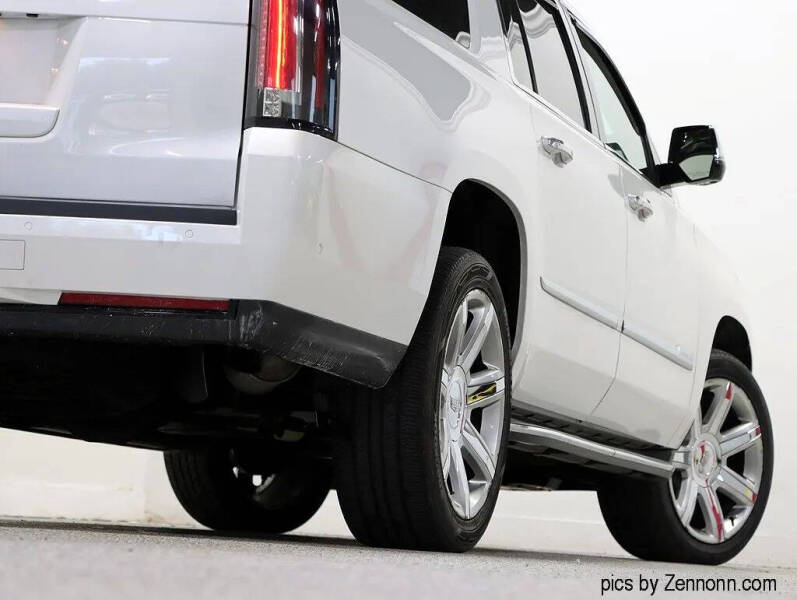 2018 Cadillac Escalade ESV Luxury