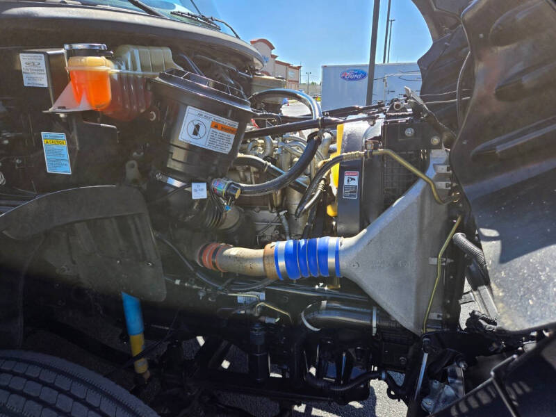 2007 Freightliner M2 106