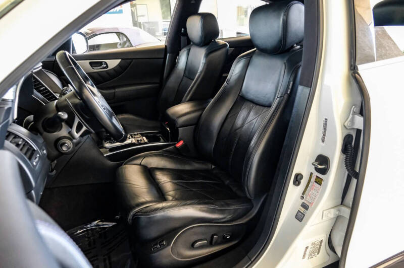 2015 Infiniti QX70