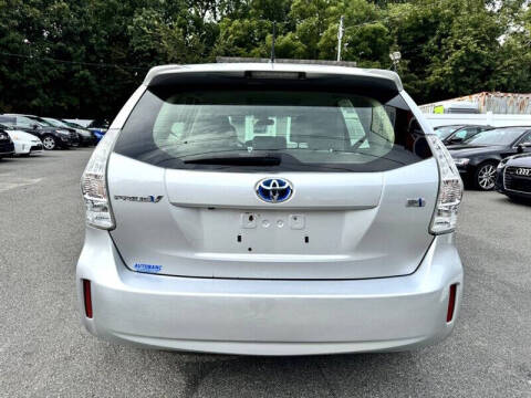 2014 Toyota Prius v Two