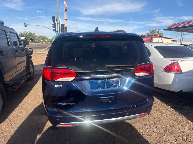 2017 Chrysler Pacifica Touring-L