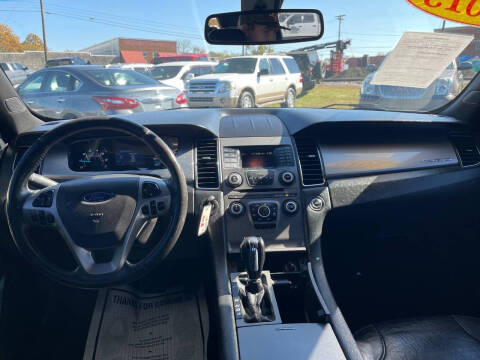 2015 Ford Taurus SEL