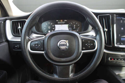 2019 Volvo XC60 T5 Momentum