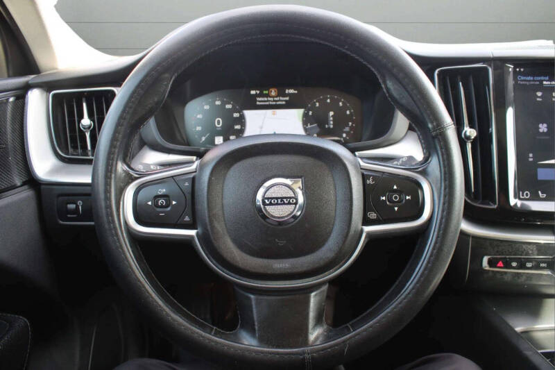 2019 Volvo XC60 T5 Momentum