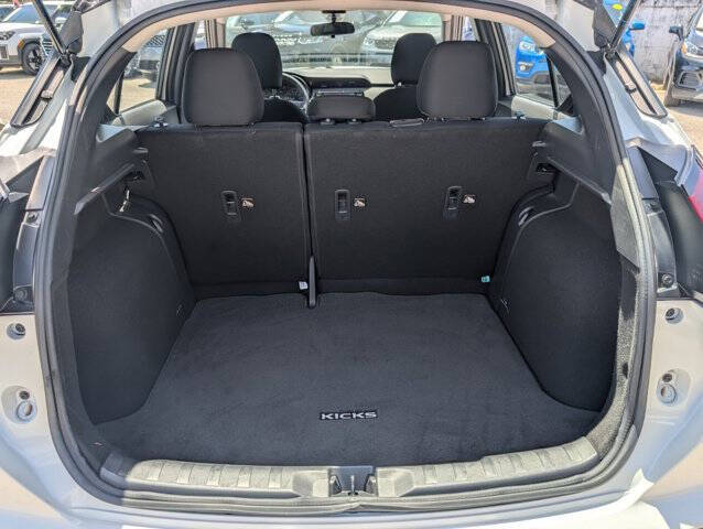2023 Nissan Kicks SR