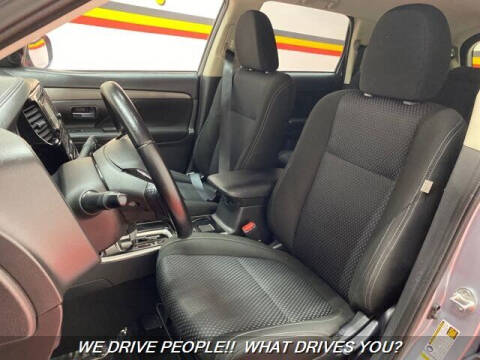 2017 Mitsubishi Outlander ES