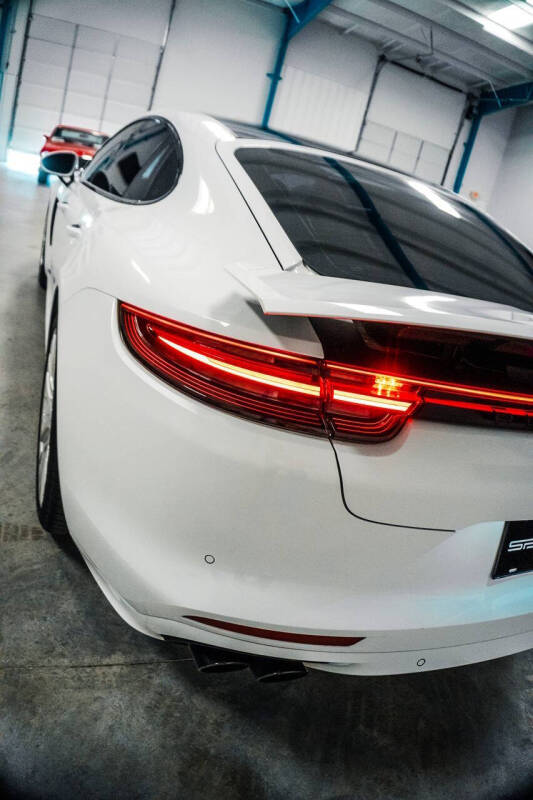 2020 Porsche Panamera GTS