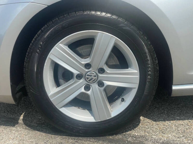 2017 Volkswagen Golf TSI Wolfsburg Edition