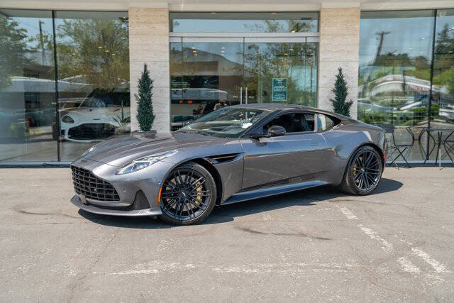 2024 Aston Martin DB12 31