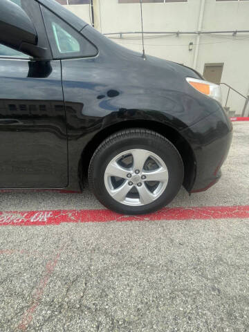 2012 Toyota Sienna