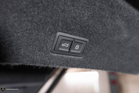 2025 Lamborghini Urus SE