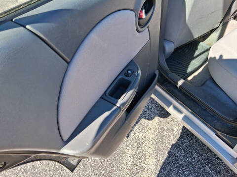 2005 Saturn Ion 2