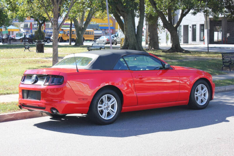 2014 Ford Mustang V6