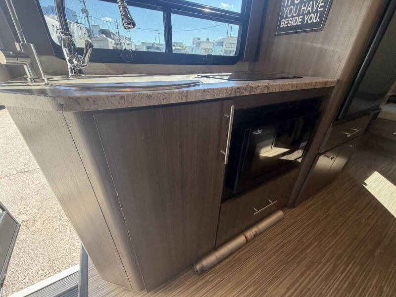 2016 Thor Motor Coach COMPASS