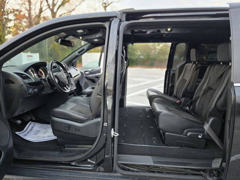 2019 Dodge Grand Caravan SXT 35th Anniversary Edition