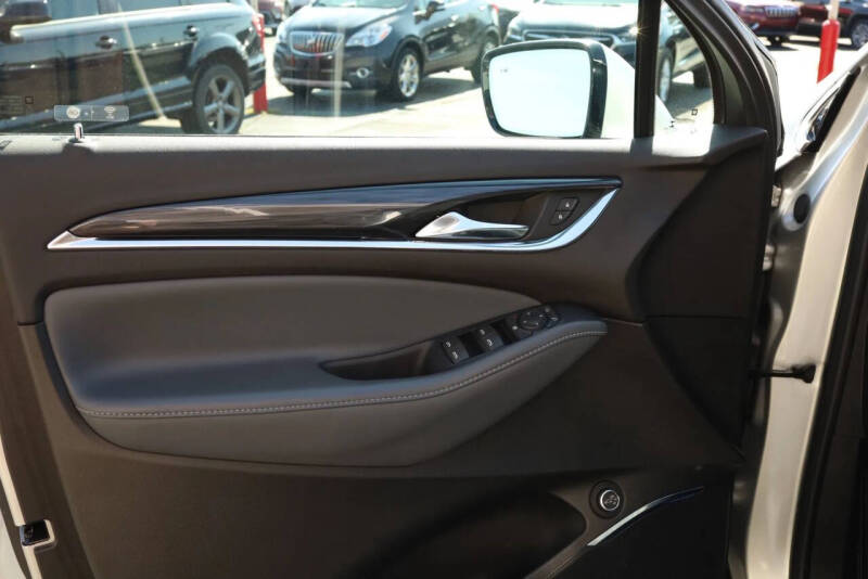 2022 Buick Enclave Essence