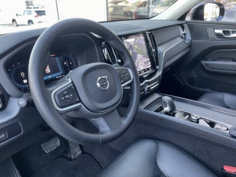 2025 Volvo XC60 B5 Core Dark Theme