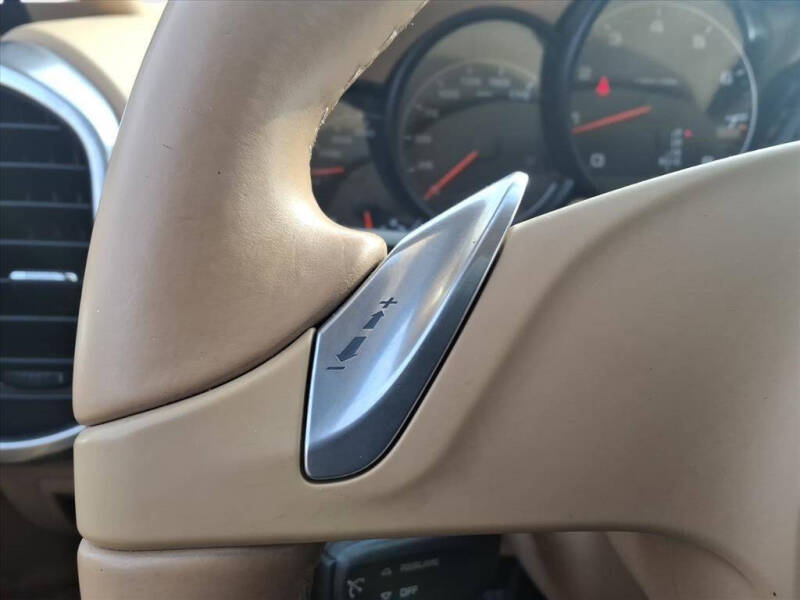 2014 Porsche Cayenne Platinum