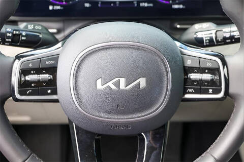 2024 Kia Carnival SX