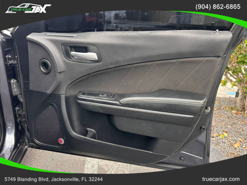 2017 Dodge Charger SXT