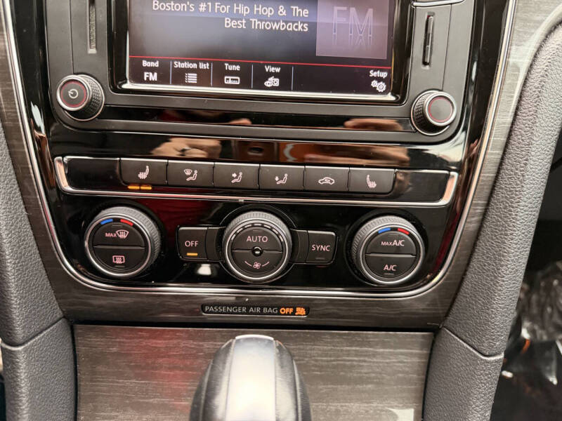 2017 Volkswagen Passat 1.8T SE