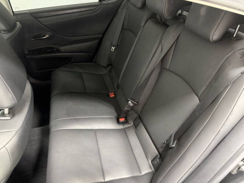 2024 Lexus ES 300h