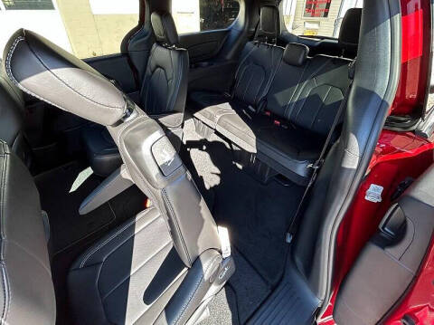 2026 Chrysler Voyager LX