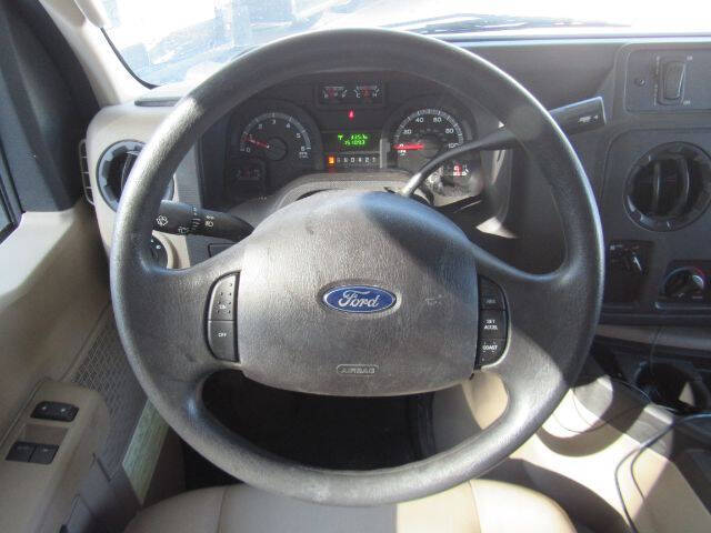 2017 Ford E-Series E-450 SD