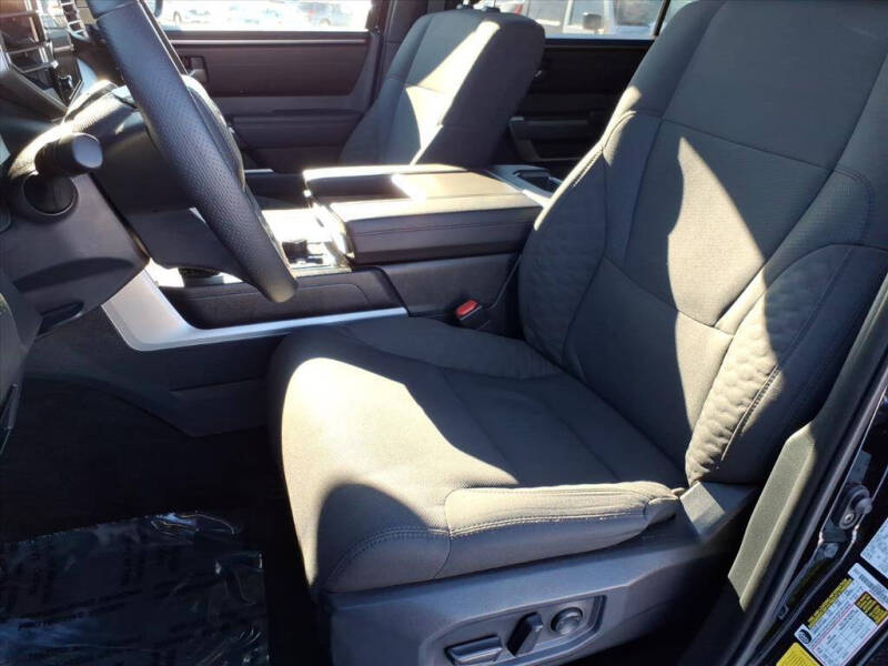 2025 Toyota Sequoia SR5