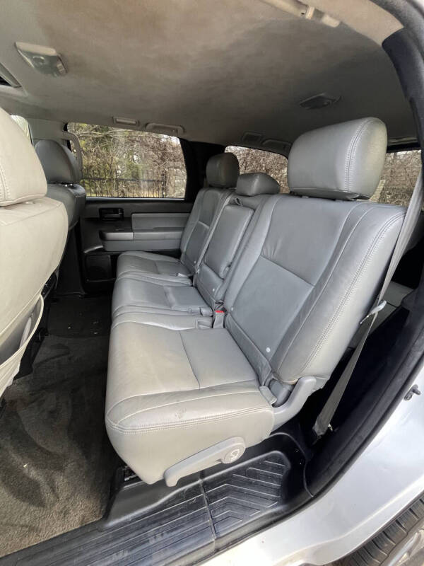 2012 Toyota Sequoia SR5