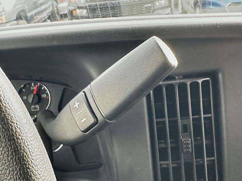 2025 Chevrolet Express 2500