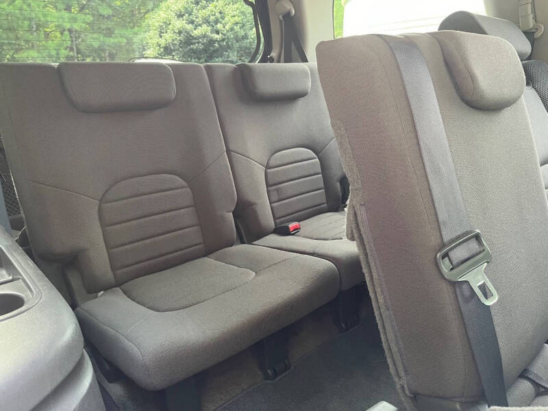 2011 Nissan Pathfinder LE