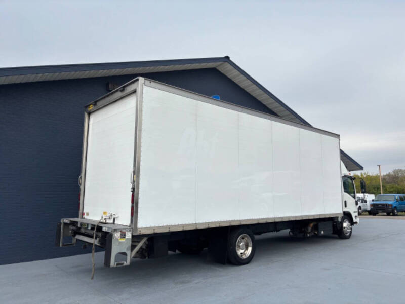 2017 Isuzu NRR 24FT Box Van