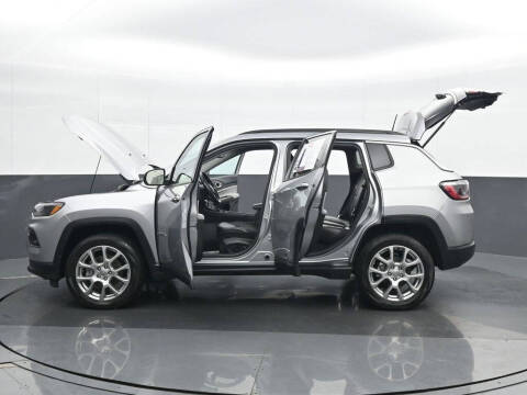 2022 Jeep Compass Latitude Lux