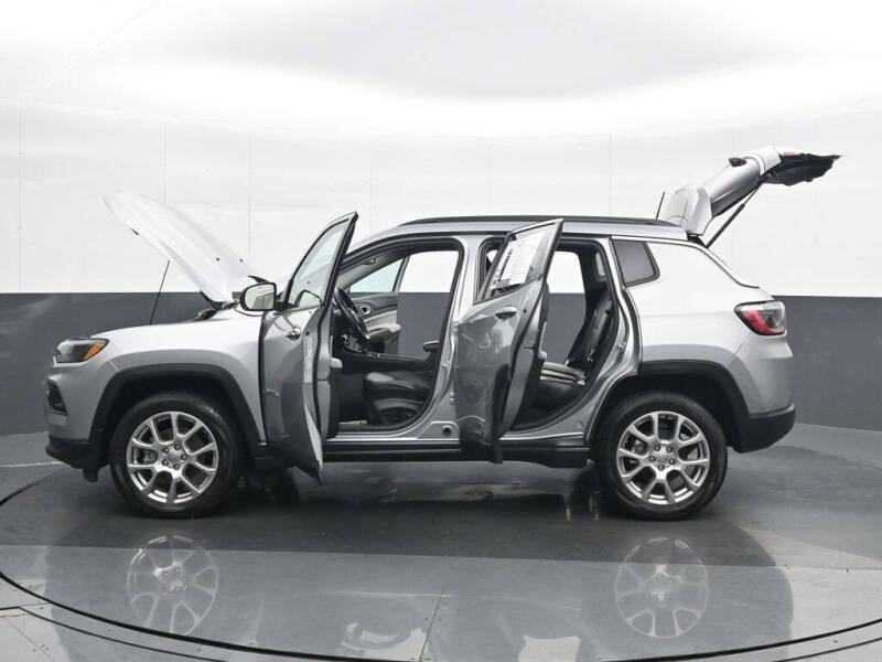 2022 Jeep Compass Latitude Lux