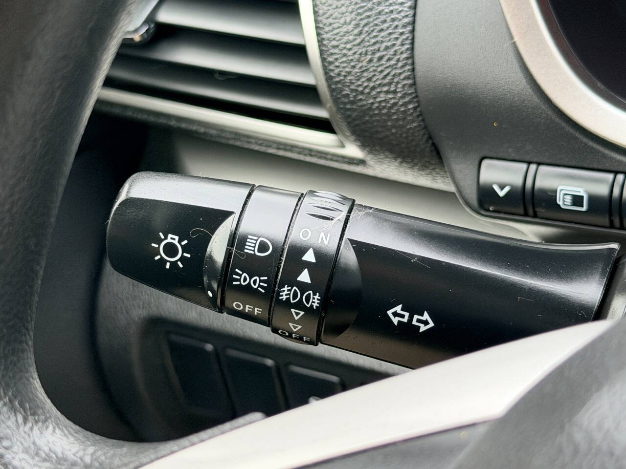 MitsubishiEclipse Cross33